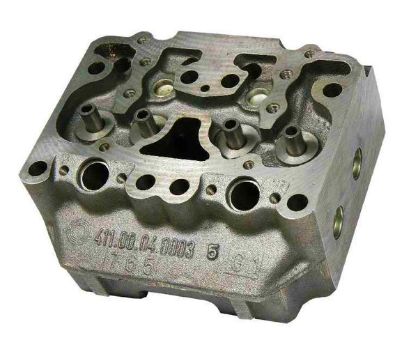 GLAVA MOTORJA prazna, ni za turbo motorje (4cil) STEYR 8070 - 8075 - 8080 - 8085 - 8090 - 8100 - 8120 motor: WD411 - WD611