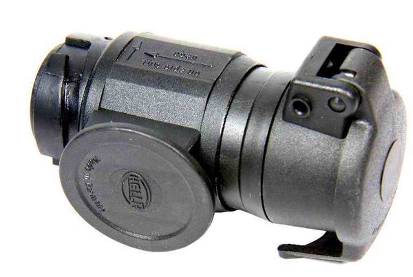 ADAPTER VTIČNICE 7 POL 13 POLOV NA 7 POLOV DOLGI 12V HELLA ADAPTER VTIČNICE 7 POL 13 POLOV NA 7 POLOV DOLGI 12V HELLA